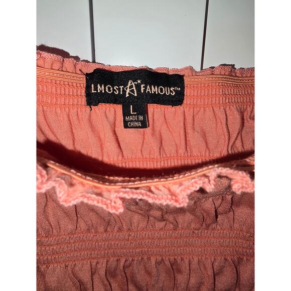 NWT Almost Famous Coral Smocked Crop Top - Picture 3 of 9